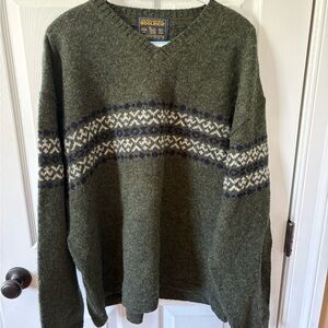 Vintage Woolrich Men's Olive Green Fair Isle Wool Sweater